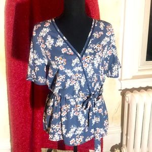 Pretty floral print shirt. New with tags